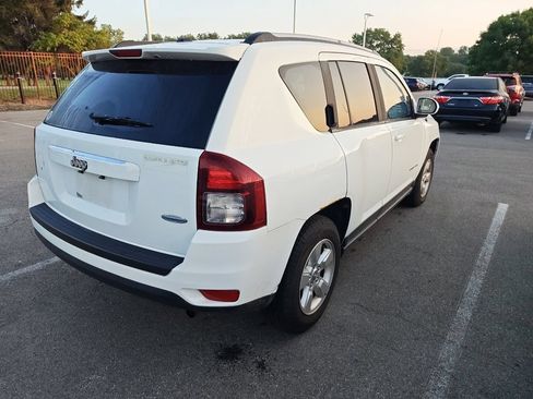 Used 2016 Jeep Compass Latitude FWD image 4