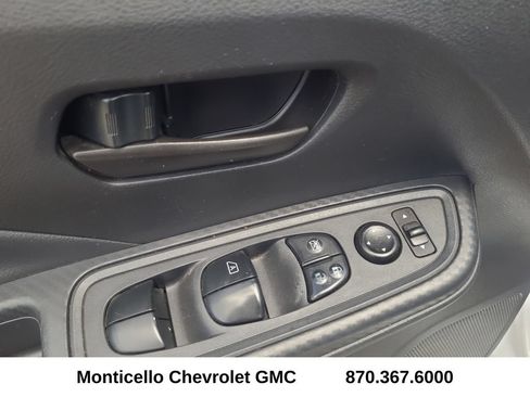 Used 2025 Nissan Versa S w/ Trunk Package FWD image 14