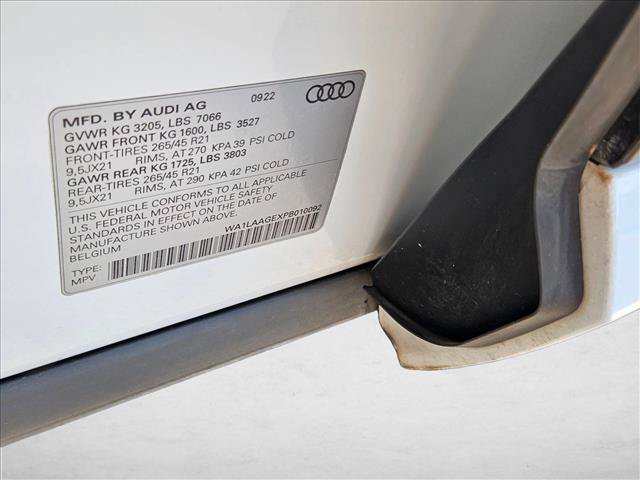Used 2023 Audi e-tron Premium Plus w/ Premium Plus Package AWD/4WD image 24