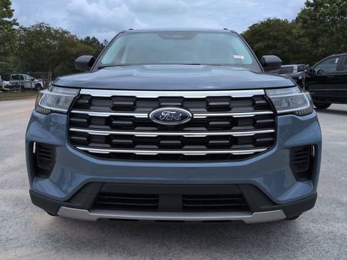 New 2026 Ford Explorer Active RWD image 8