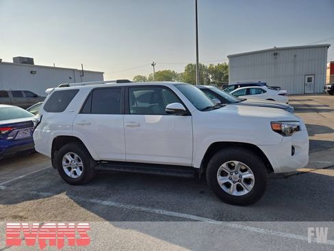 Used 2019 Toyota 4Runner SR5 Premium AWD/4WD image 4