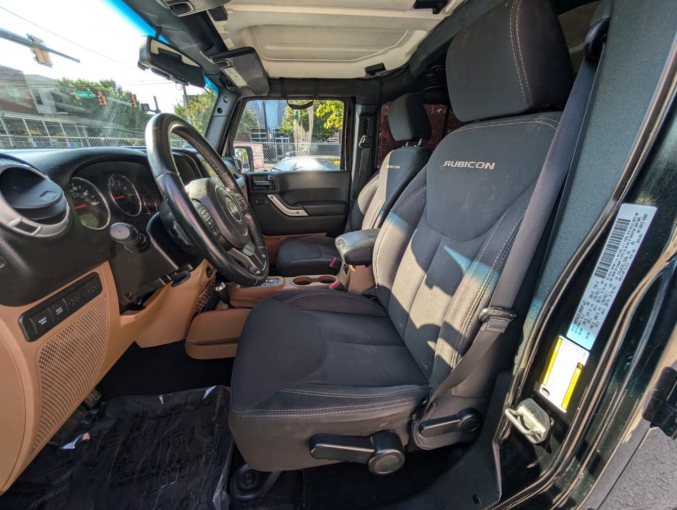 Used 2014 Jeep Wrangler Unlimited Rubicon w/ Connectivity Group AWD/4WD image 14