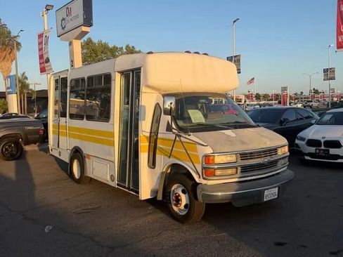 Used 2001 Chevrolet Express 3500 RWD image 3