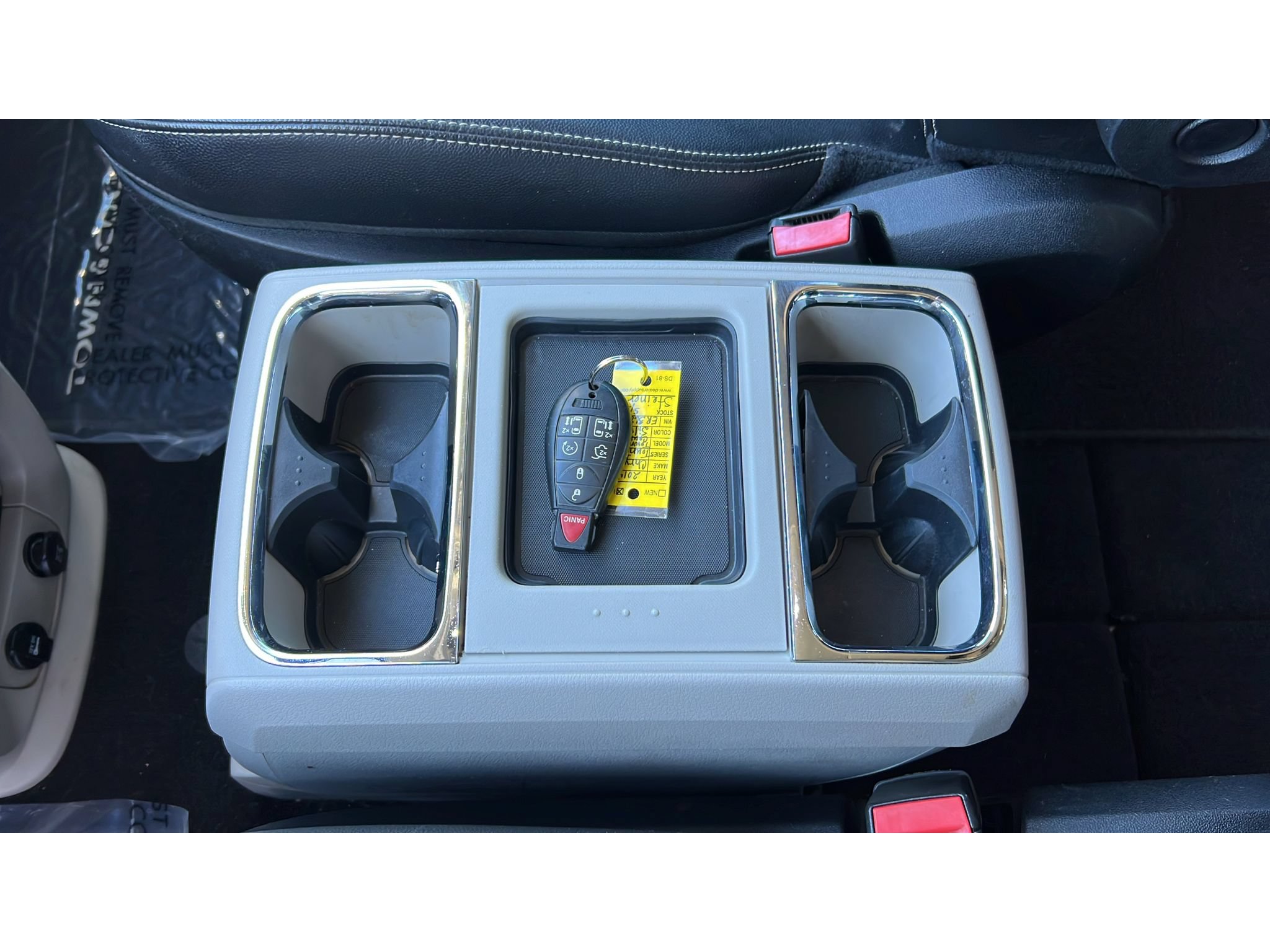 Used 2014 Chrysler Town & Country Touring-L w/ Driver Convenience Group FWD image 20