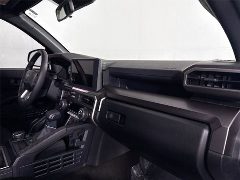 Certified 2025 Toyota 4Runner SR5 AWD/4WD image 39