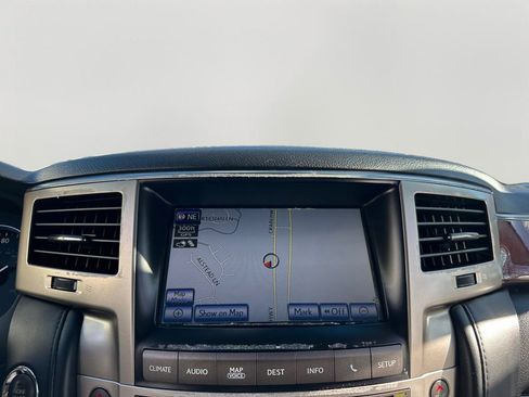 Used 2015 Lexus LX 570 4WD w/ Luxury Package image 15