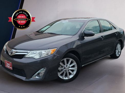 Used 2012 Toyota Camry XLE FWD image 1