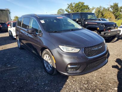 Used 2021 Chrysler Pacifica Touring-L