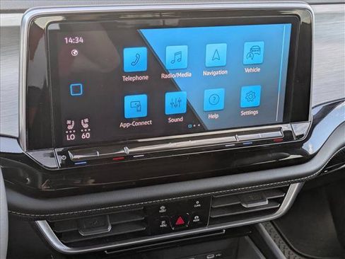 Used 2024 Volkswagen Atlas Cross Sport SE w/ Panoramic Sunroof Package AWD/4WD image 14