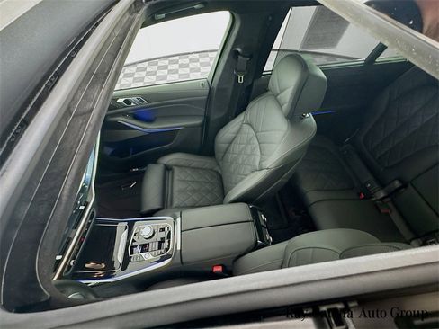 Used 2026 BMW X7 xDrive40i w/ Executive Package image 23