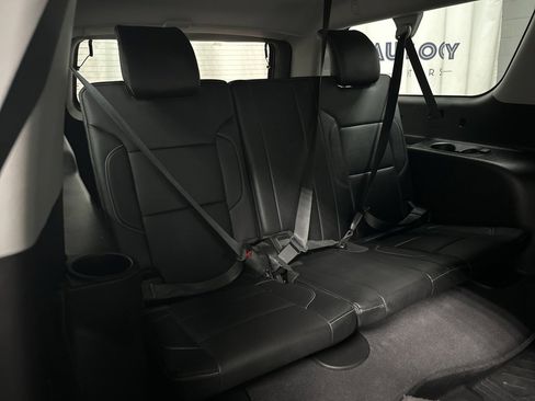 Used 2020 Chevrolet Suburban Premier image 23