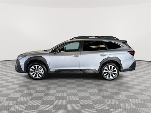 Used 2025 Subaru Outback Limited AWD/4WD image 2