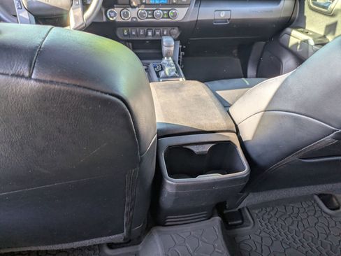 Used 2022 Toyota Tacoma TRD Pro image 32