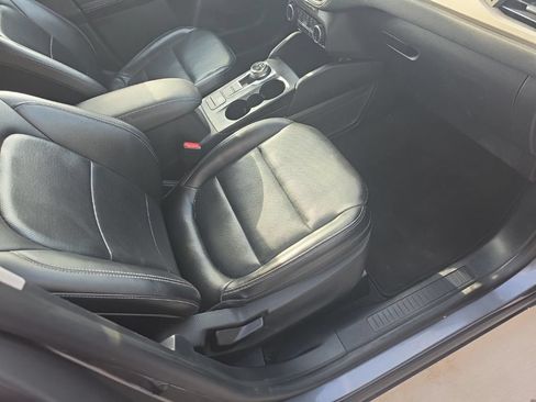 Used 2022 Ford Escape SEL AWD/4WD image 15