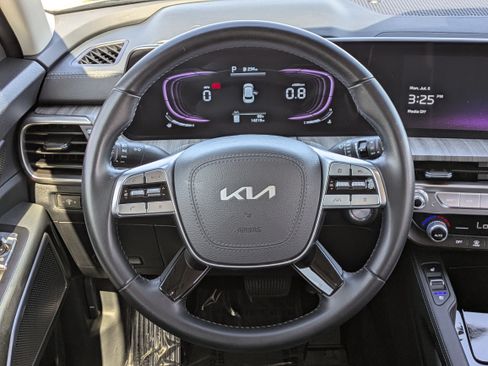 Used 2025 Kia Telluride EX w/ EX Captain's Chair Package FWD image 21