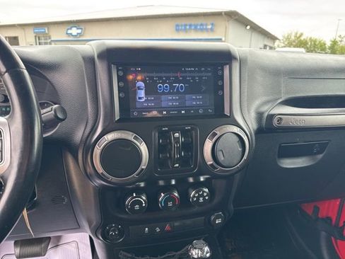 Used 2016 Jeep Wrangler Unlimited Sport AWD/4WD image 18
