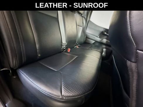 Used 2018 Toyota Tacoma TRD Sport AWD/4WD image 29