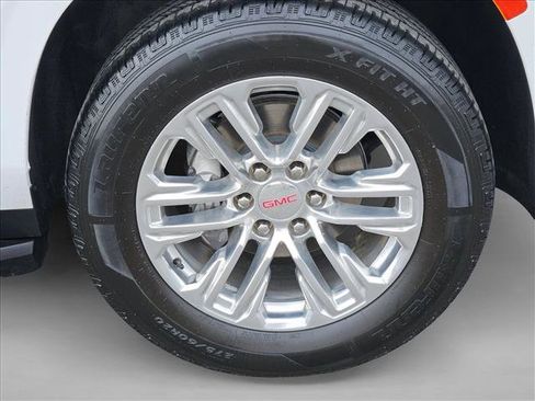 Used 2023 GMC Yukon XL SLT AWD/4WD image 28