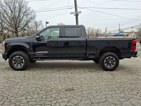 Used 2024 Ford F250 Lariat w/ Lariat Ultimate Package image 2