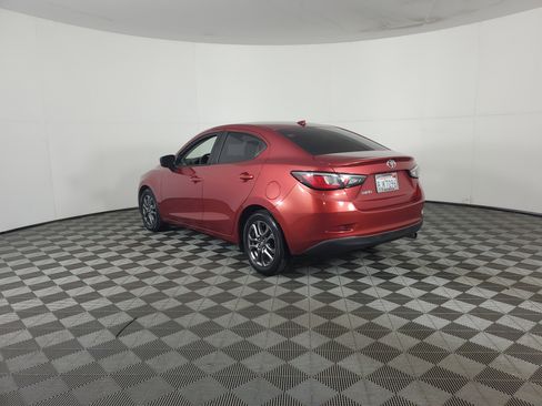 Used 2019 Toyota Yaris LE image 6