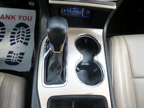 Used 2017 Jeep Grand Cherokee Laredo image 41