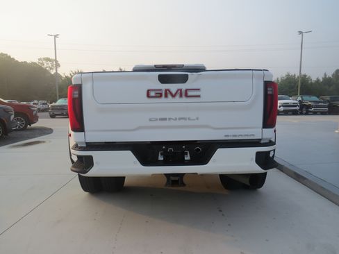 Used 2024 GMC Sierra 3500 Denali w/ Denali Reserve Package AWD/4WD image 5
