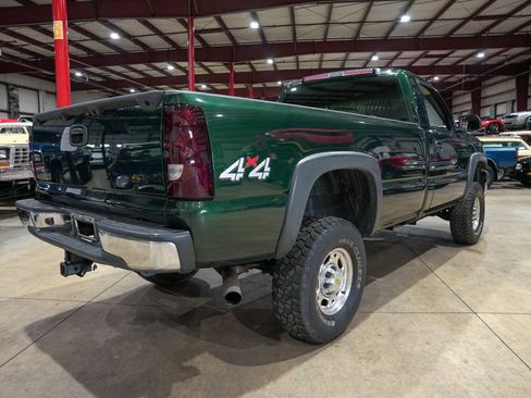 Used 2006 Chevrolet Silverado 2500 W/T w/ Snow Plow Prep Package AWD/4WD image 8