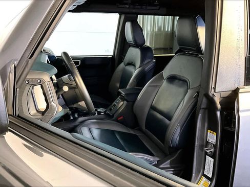 Used 2024 Ford Bronco Outer Banks w/ Sasquatch Package AWD/4WD image 9