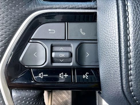 Used 2024 Toyota Tundra Platinum AWD/4WD image 24