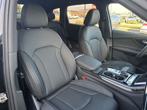Used 2025 Audi Q7 3.0T Prestige w/ Prestige Package image 27