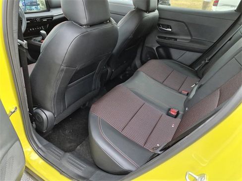 New 2025 Nissan Kicks SR image 10