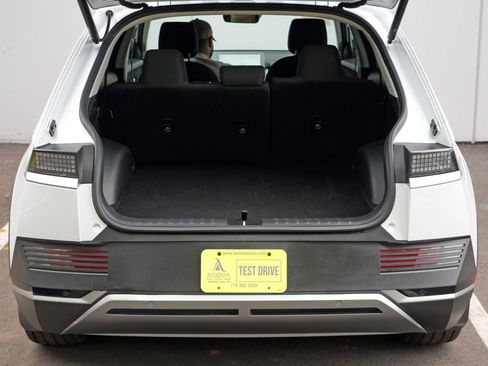 Used 2024 Hyundai Ioniq 5 SEL RWD image 9