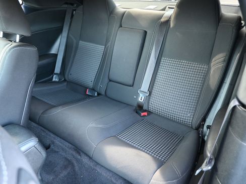 Used 2018 Dodge Challenger SXT image 30