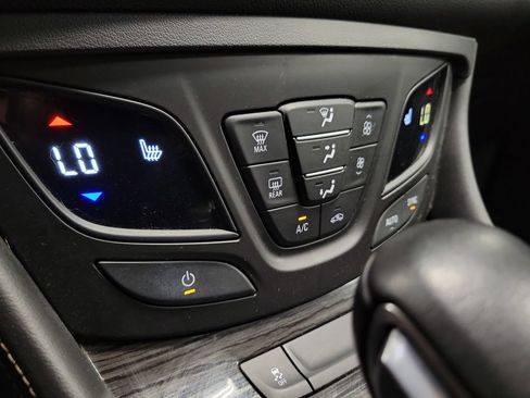 Used 2017 Buick Envision Essence w/ LPO, Cargo Package FWD image 19