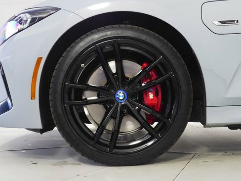 Certified 2023 BMW 330e w/ M Sport Package image 5