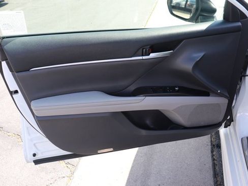 Used 2021 Toyota Camry XSE image 9