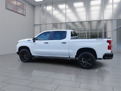 Used 2023 Chevrolet Silverado 1500 LT Trail Boss w/ LPO, Dark Essentials Package image 6