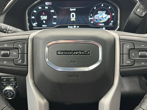 Used 2025 GMC Sierra 3500 Denali image 29