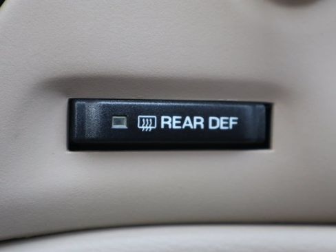 Used 1999 Ford Mustang Convertible RWD image 27