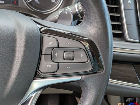 Used 2023 Buick Enclave Essence w/ Experience Buick Package FWD image 20