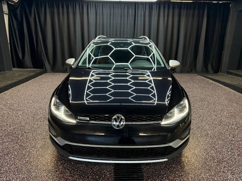 Used 2018 Volkswagen Golf Alltrack SEL AWD/4WD image 3