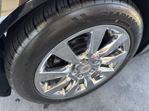 Used 2009 Cadillac XLR RWD image 28