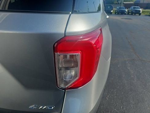 Used 2024 Ford Explorer XLT w/ Equipment Group 202A AWD/4WD image 6
