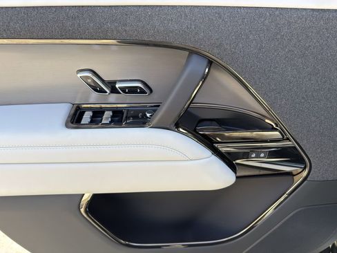 New 2025 Land Rover Range Rover Sport SE image 16