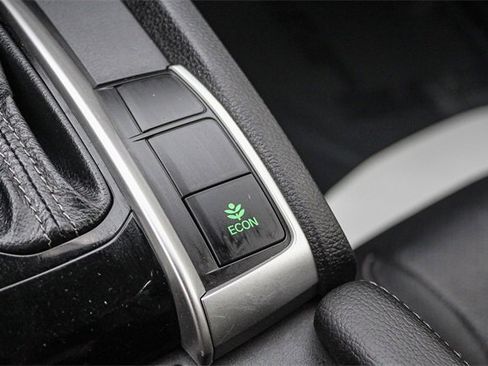 Used 2018 Honda Civic Touring image 37