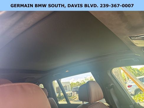 Used 2025 BMW X7 M60i image 23