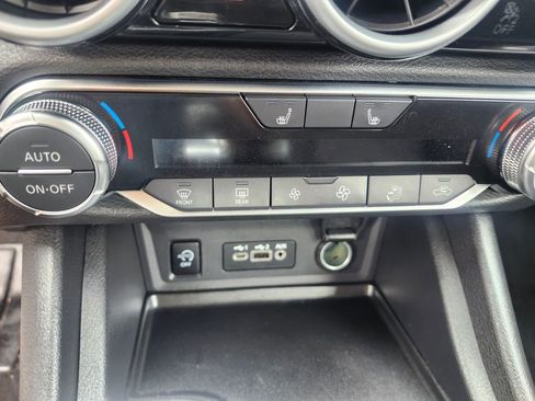 Used 2025 Nissan Sentra SR image 12