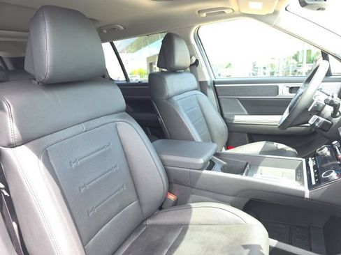 Certified 2025 Hyundai Santa Fe Limited FWD image 11