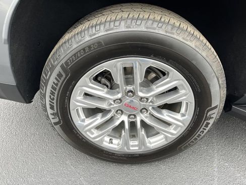 Used 2021 GMC Yukon SLT w/ SLT Luxury Plus Package image 9