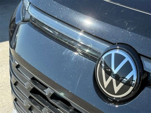 New 2026 Volkswagen Tiguan SE image 5